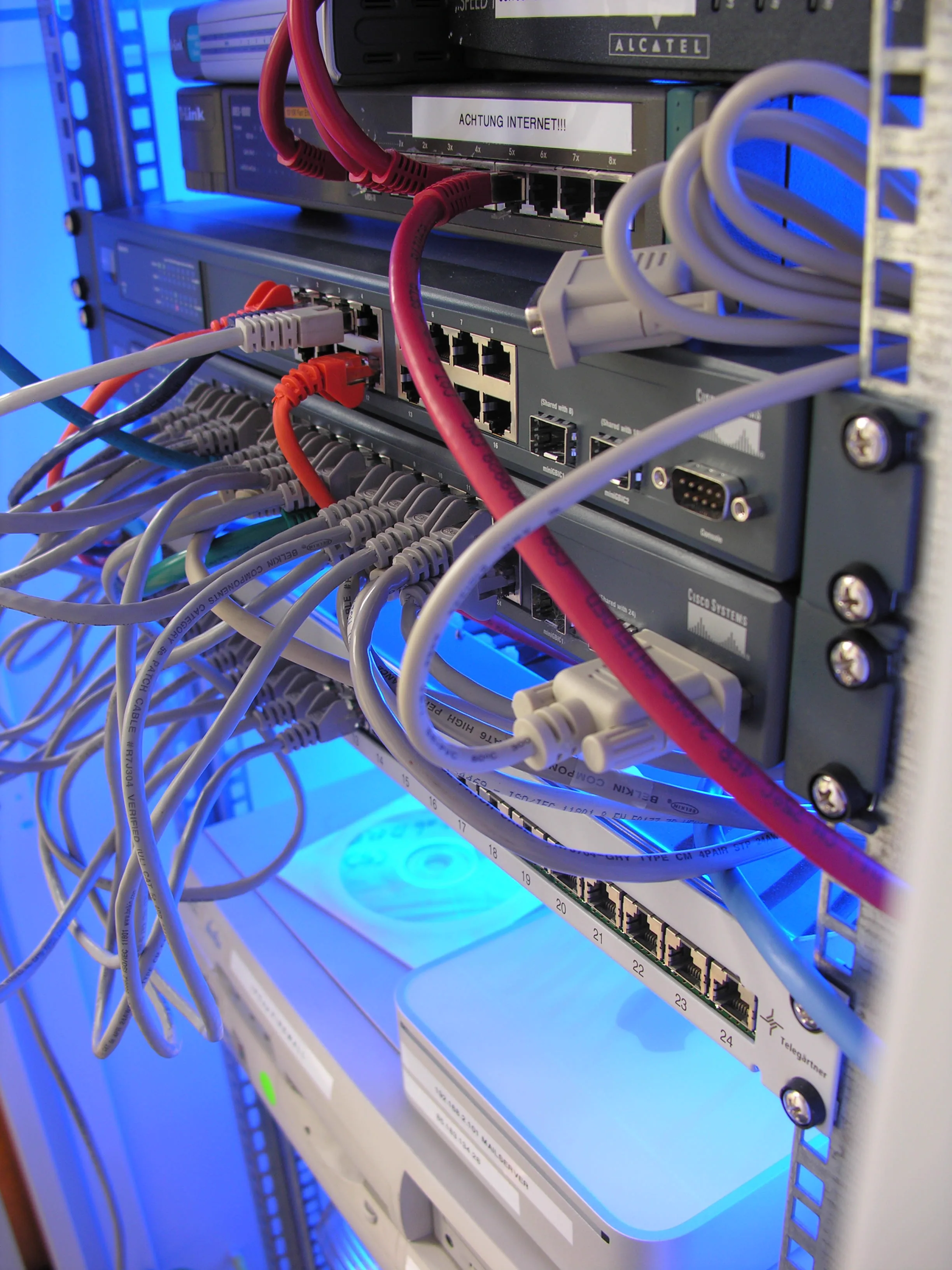 Serverracks in einem deutschen Rechenzentrum